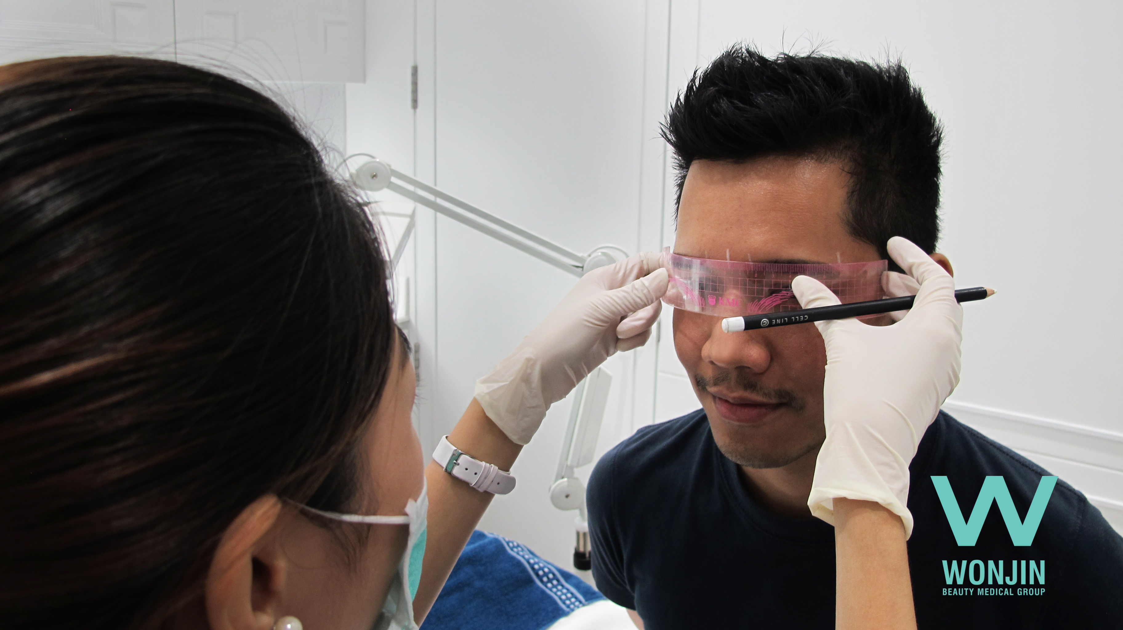 สักคิ้วผู้ชาย