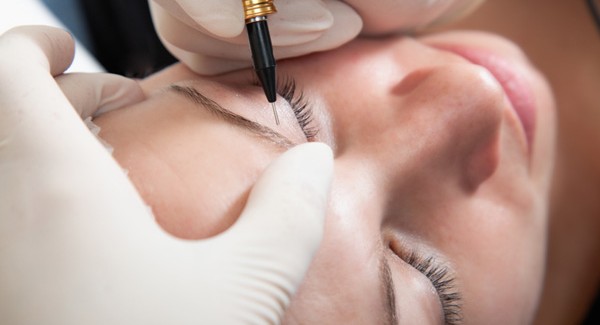 คิ้วสามมิติ